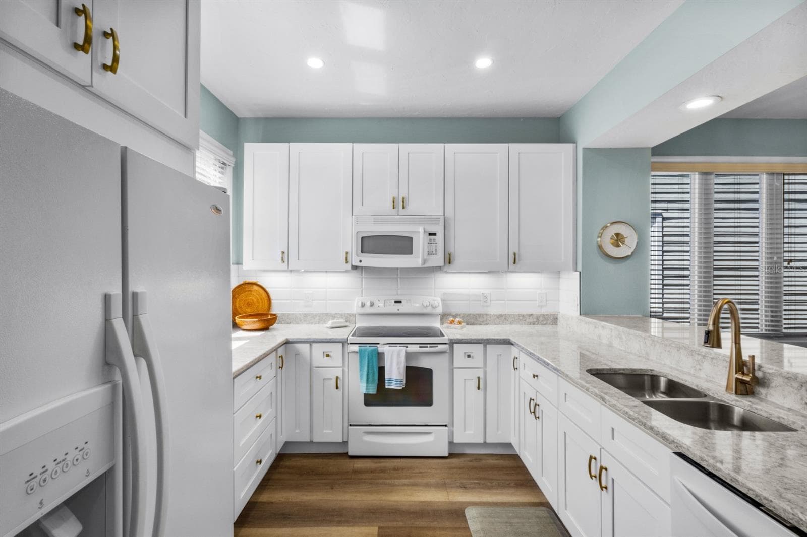 Townhouse at 521 FOREST WAY, LONGBOAT KEY, photo 4 of 48