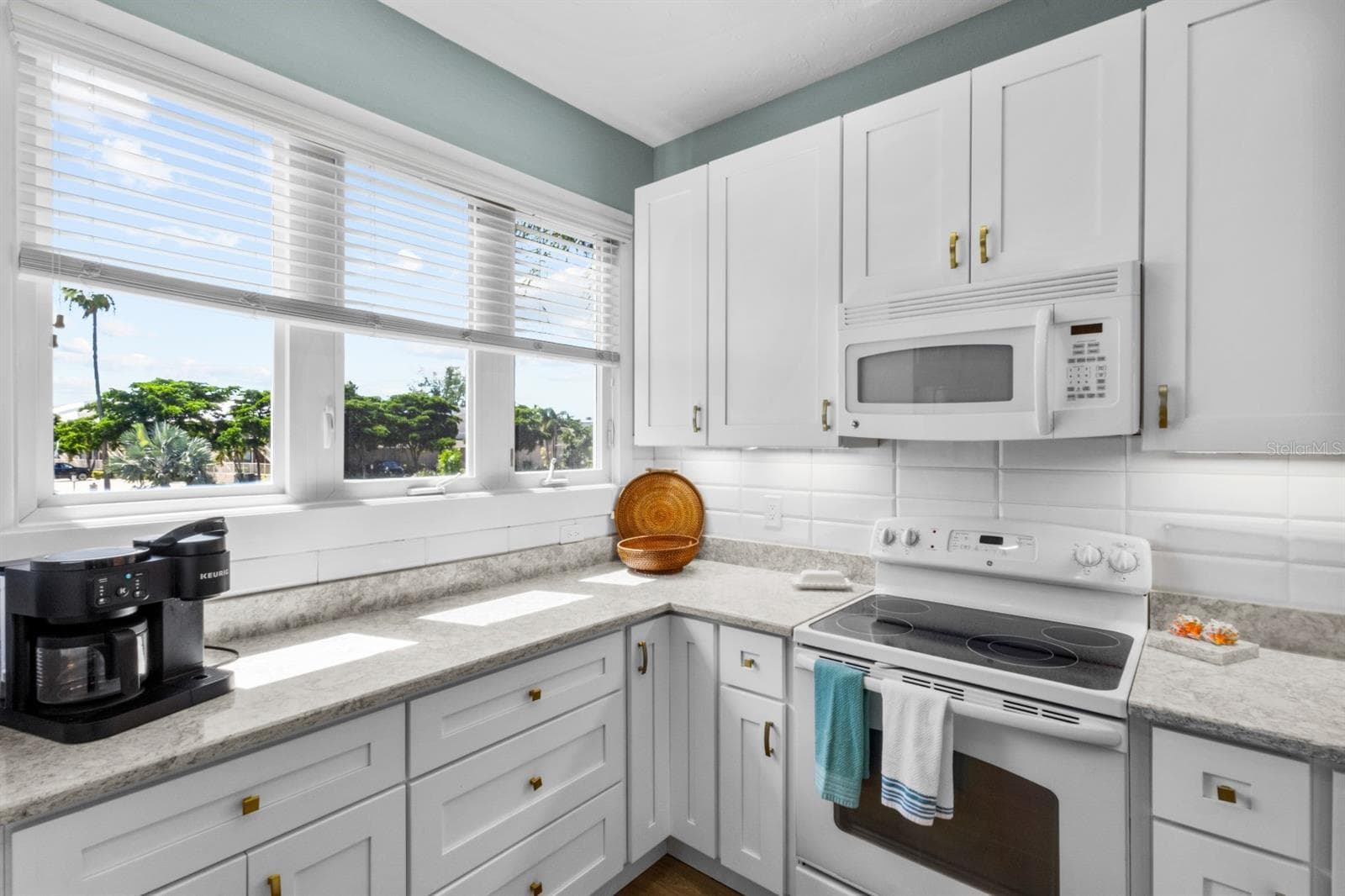Townhouse at 521 FOREST WAY, LONGBOAT KEY, photo 5 of 48