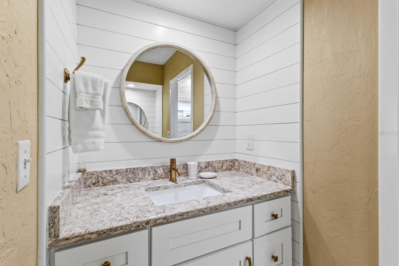 Townhouse at 521 FOREST WAY, LONGBOAT KEY, photo 21 of 48