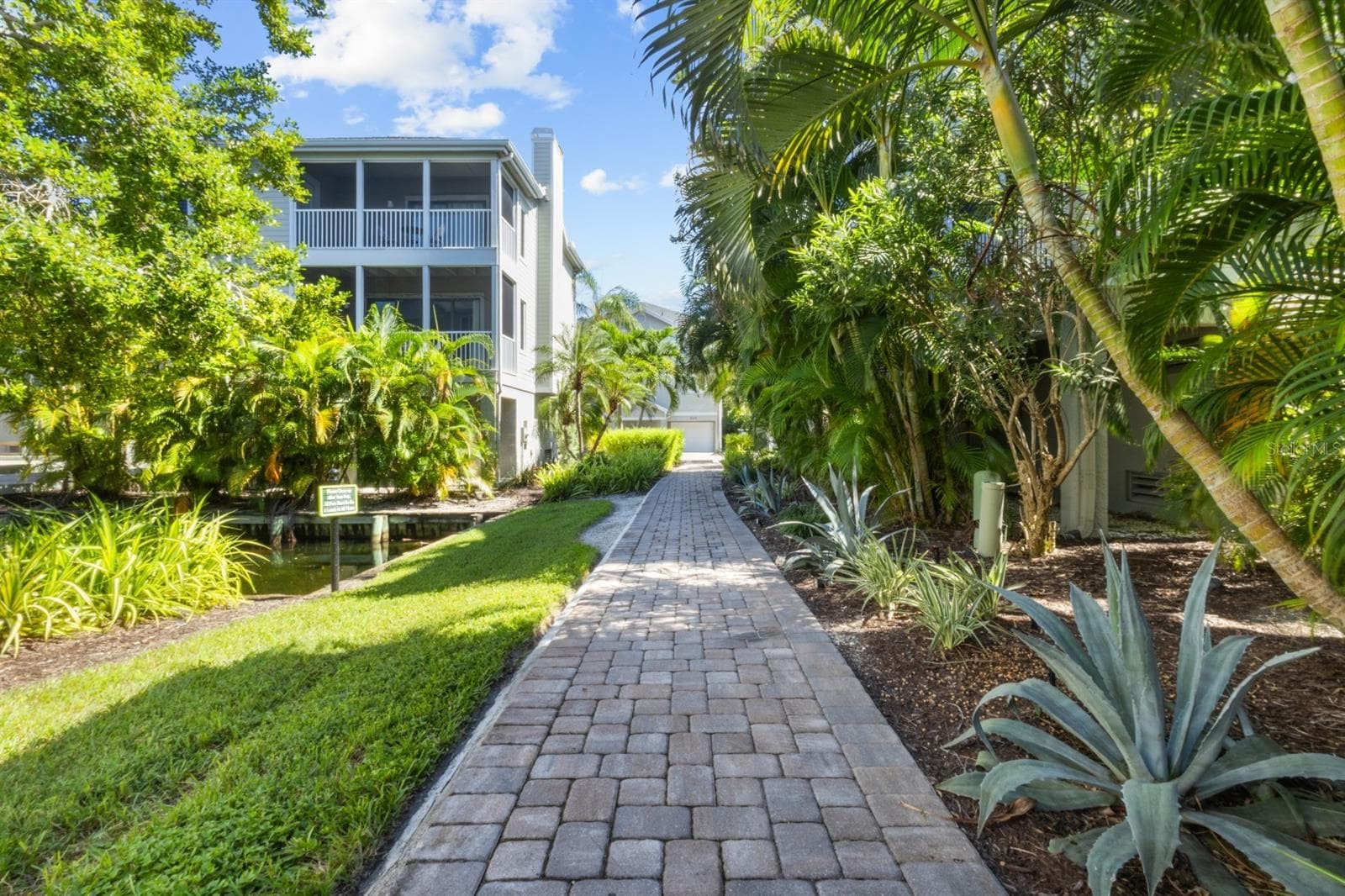 Townhouse at 521 FOREST WAY, LONGBOAT KEY, photo 29 of 48