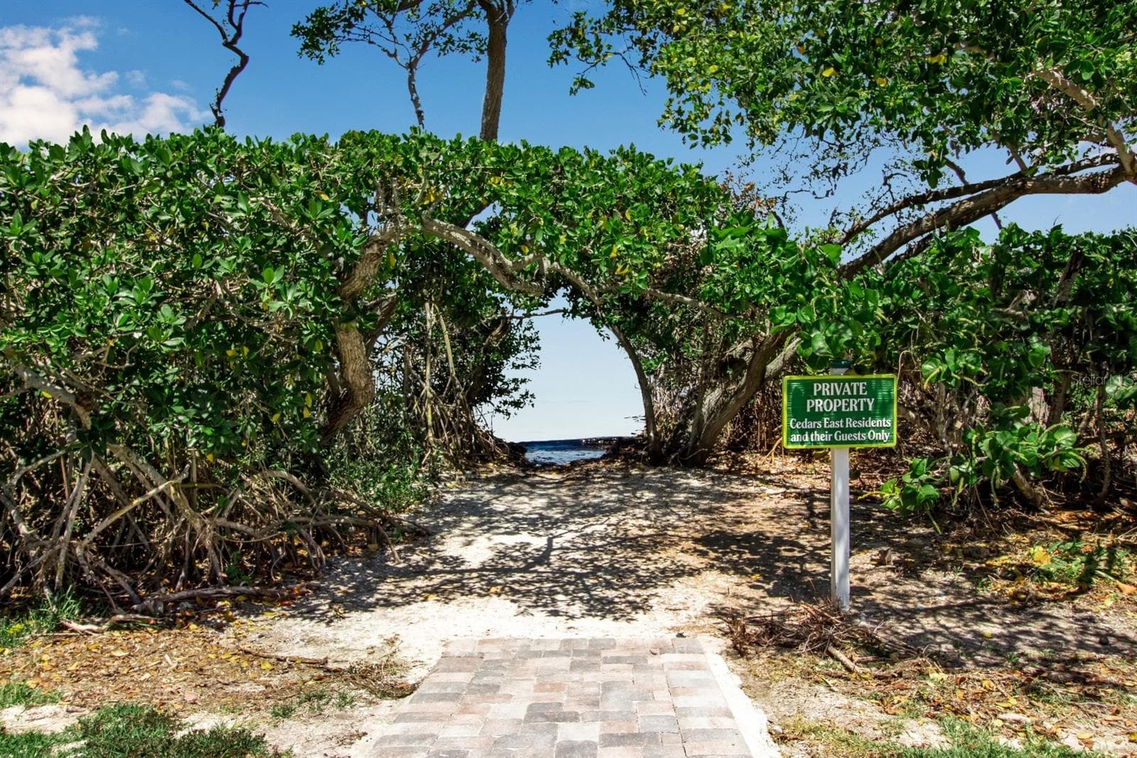 Townhouse at 521 FOREST WAY, LONGBOAT KEY, photo 34 of 48