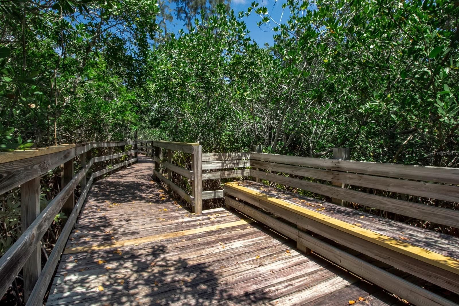 Townhouse at 521 FOREST WAY, LONGBOAT KEY, photo 39 of 48