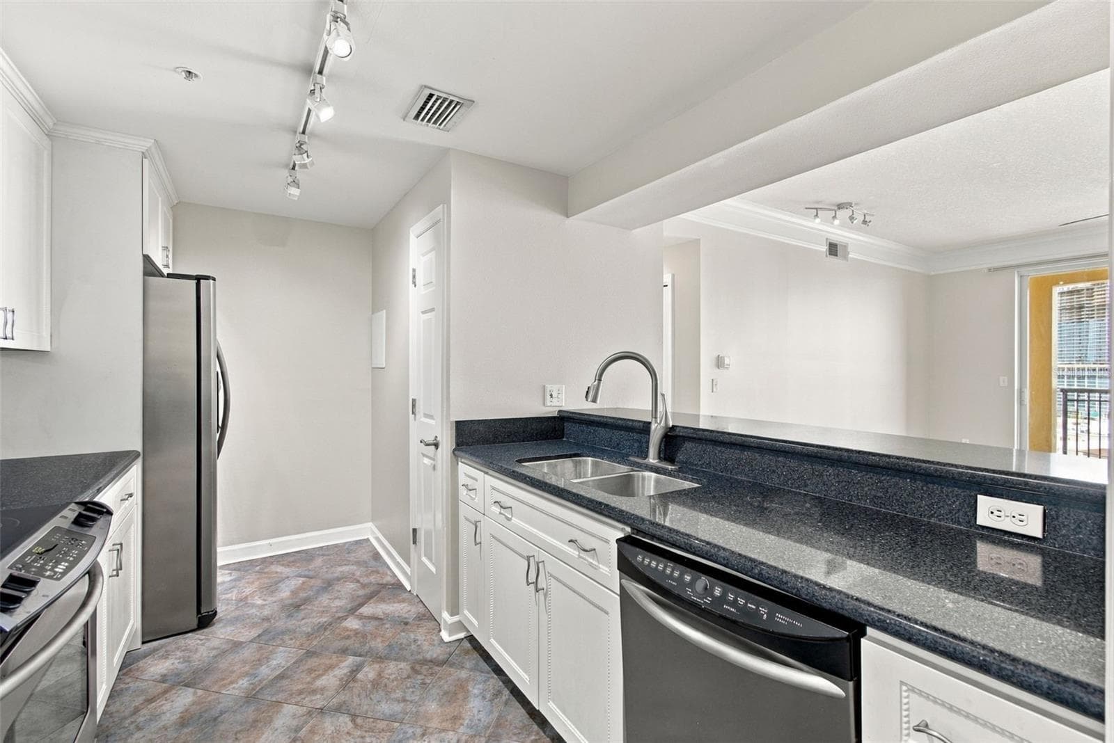 Condominium at 345 BAYSHORE BLVD #1702, TAMPA, photo 4 of 40