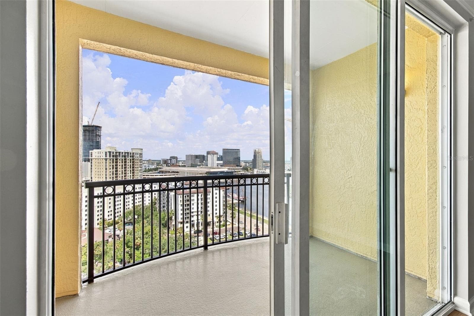 Condominium at 345 BAYSHORE BLVD #1702, TAMPA, photo 11 of 40