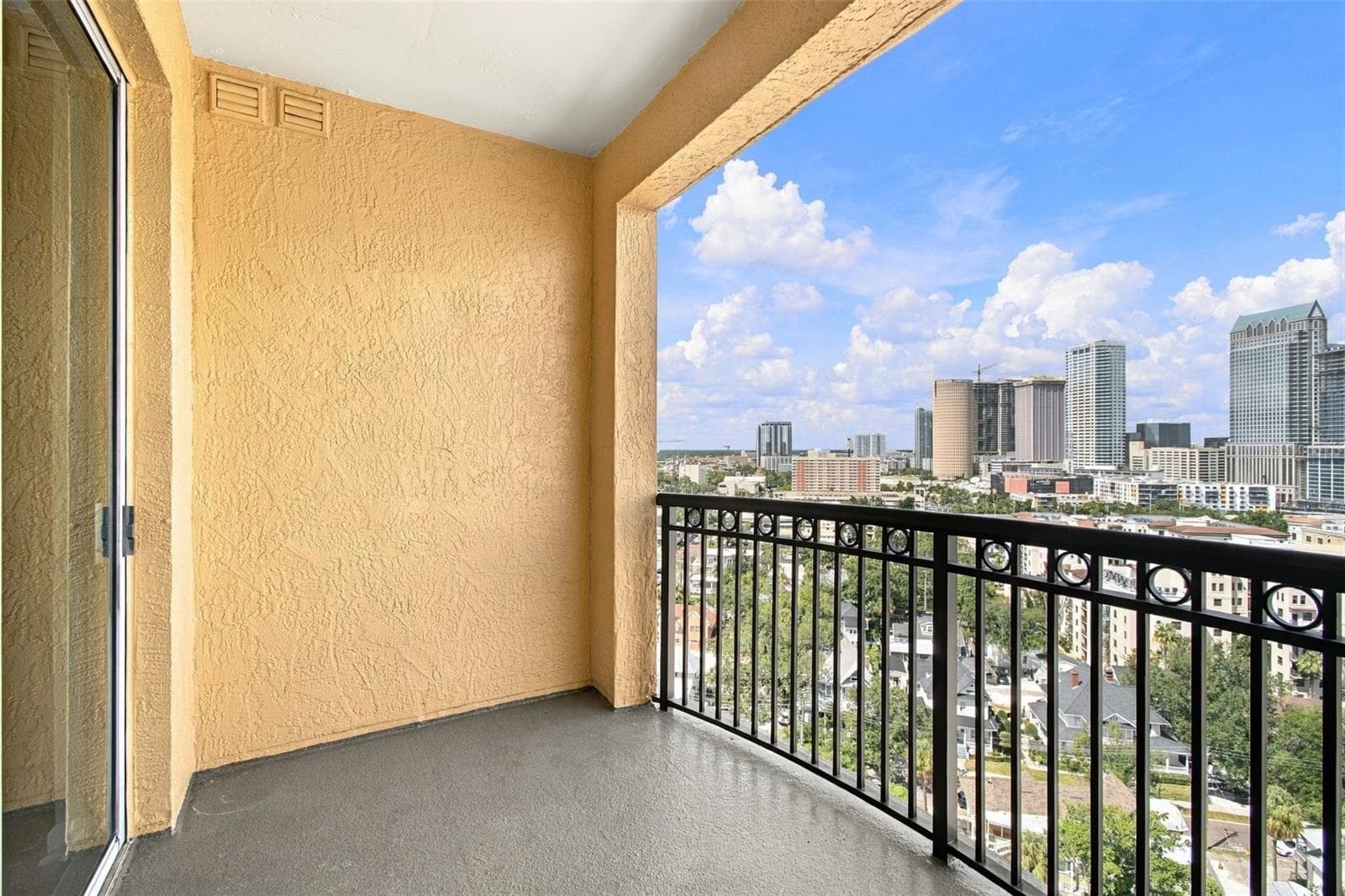 Condominium at 345 BAYSHORE BLVD #1702, TAMPA, photo 14 of 40