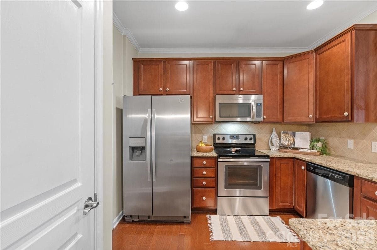 Kitchen - 6437 Silver Star Lane, Charlotte