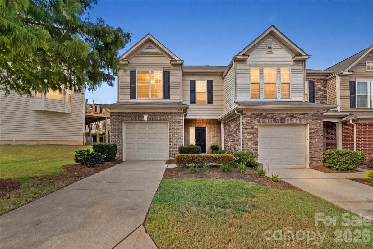 End unit- twilight - 6437 Silver Star Lane, Charlotte