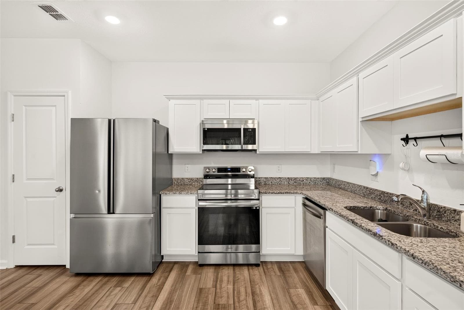 Townhouse at 6264 BUCKET CT, GIBSONTON, photo 9 of 43