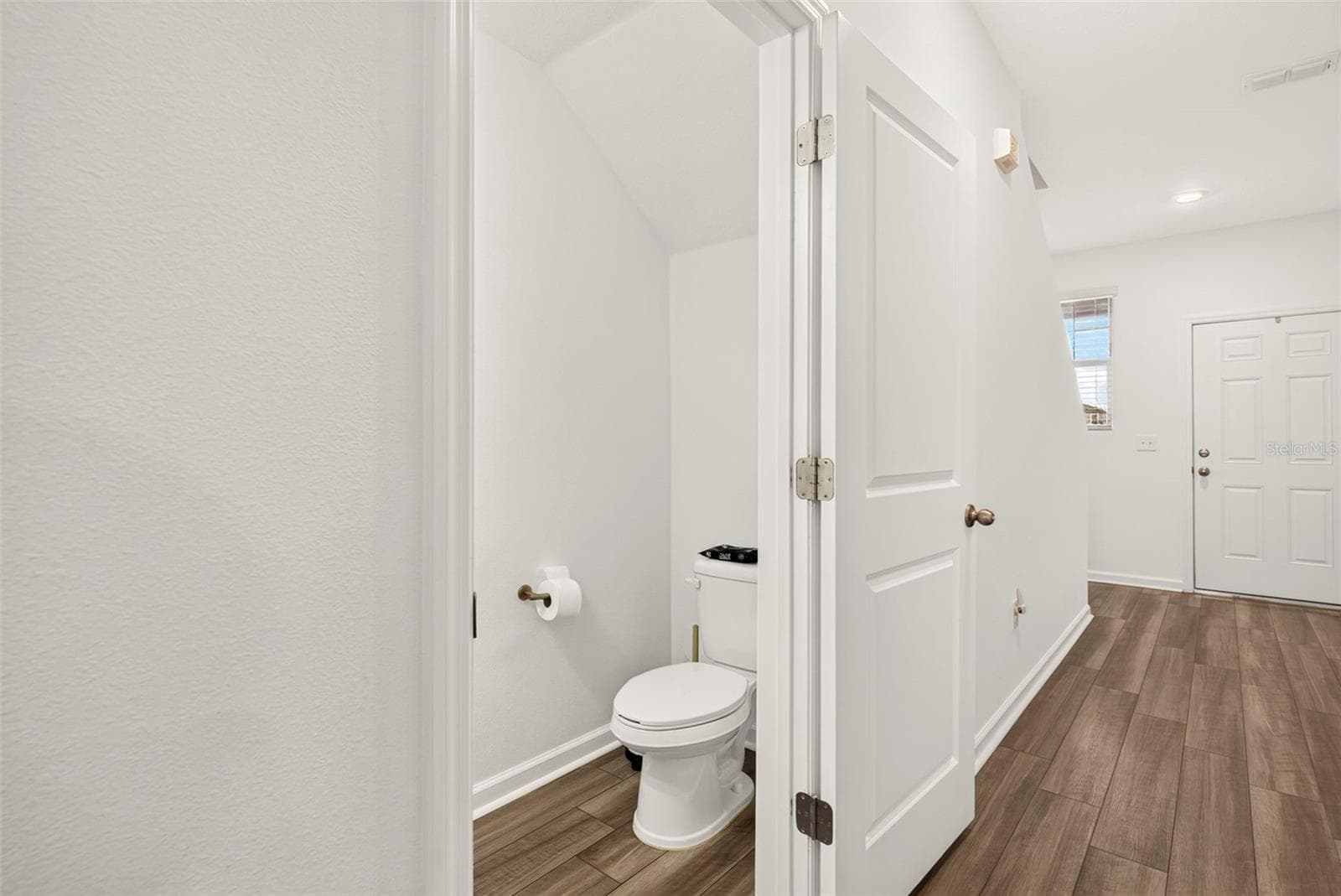 Half Bathroom - 6264 BUCKET CT, GIBSONTON