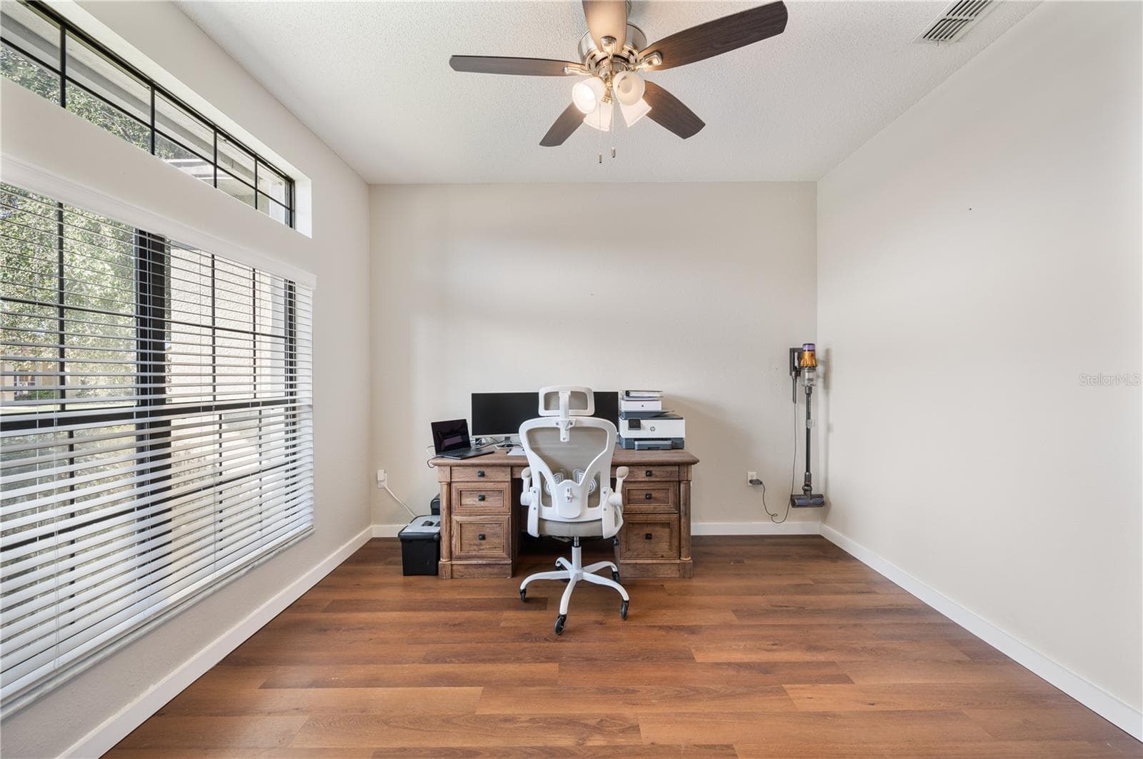 Single Family Residence at 3415 STONEWAY DR, LAKELAND, photo 6 of 59