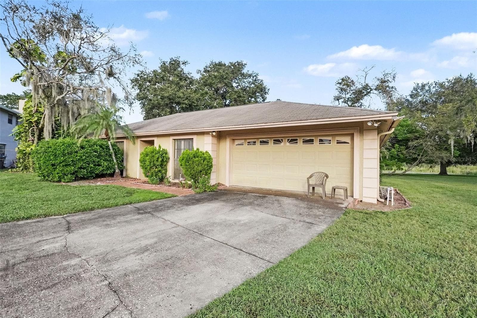 Single Family Residence at 602 SPECK CT, TAMPA, photo 2 of 16
