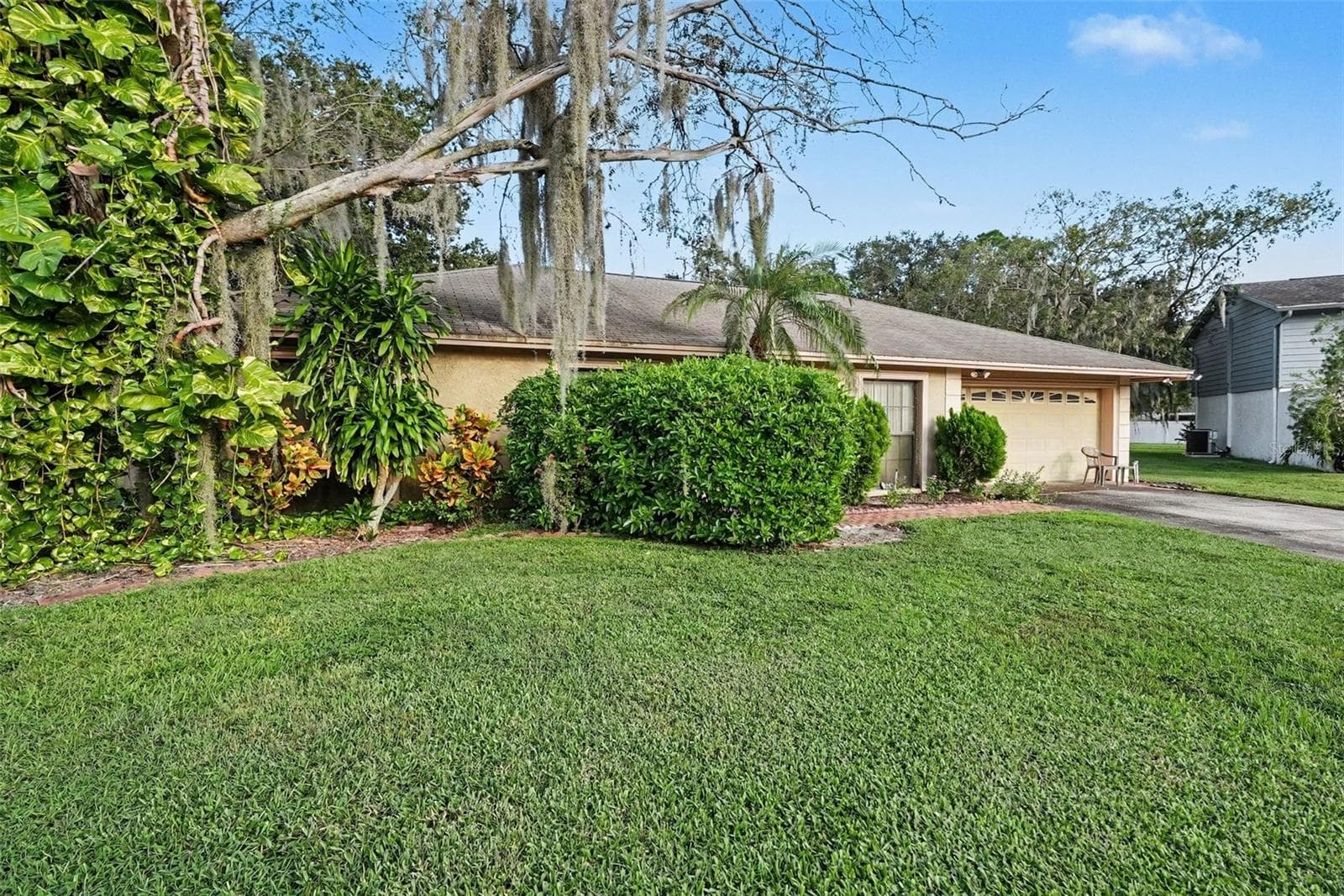 Single Family Residence at 602 SPECK CT, TAMPA, photo 3 of 16