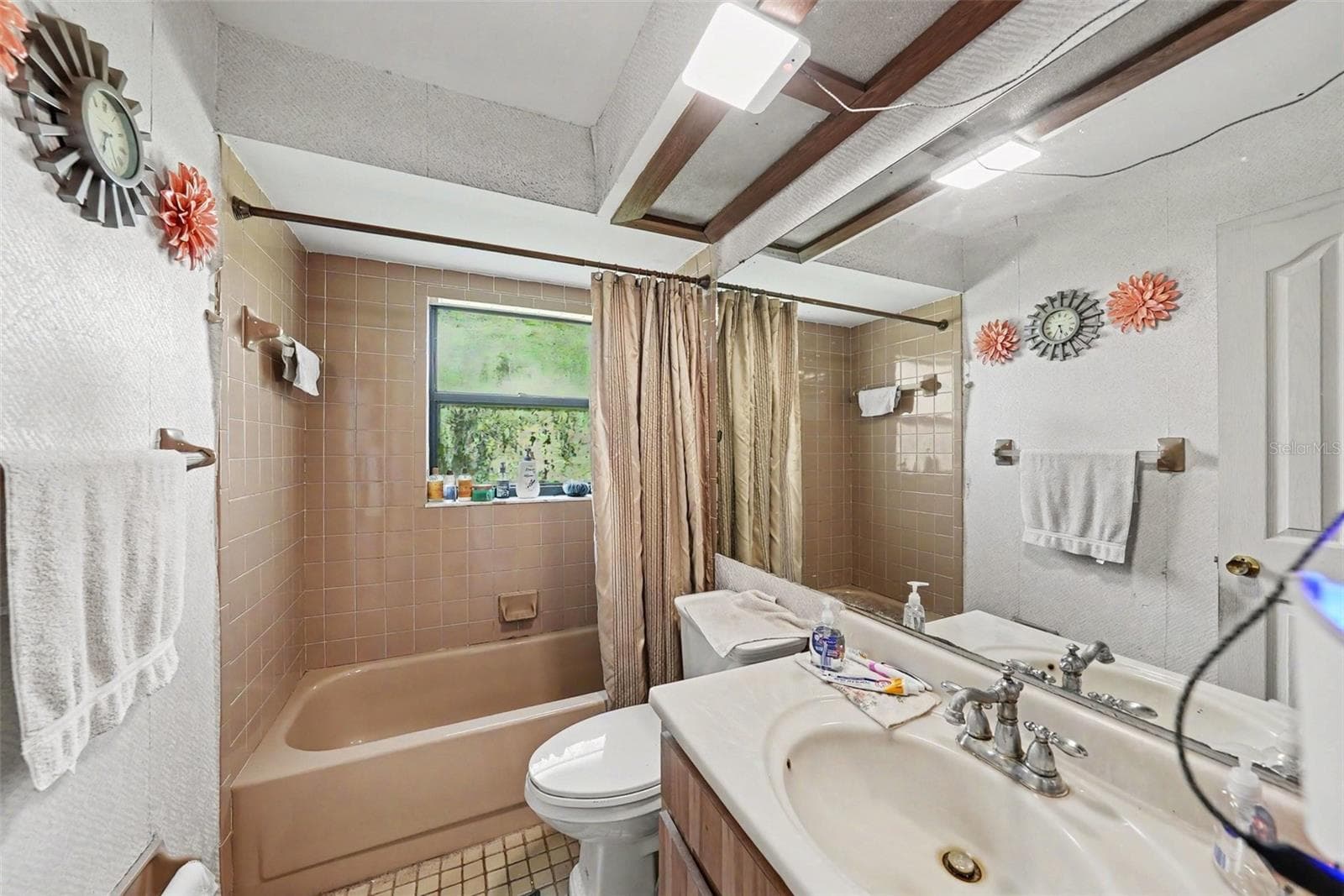 Single Family Residence at 602 SPECK CT, TAMPA, photo 13 of 16
