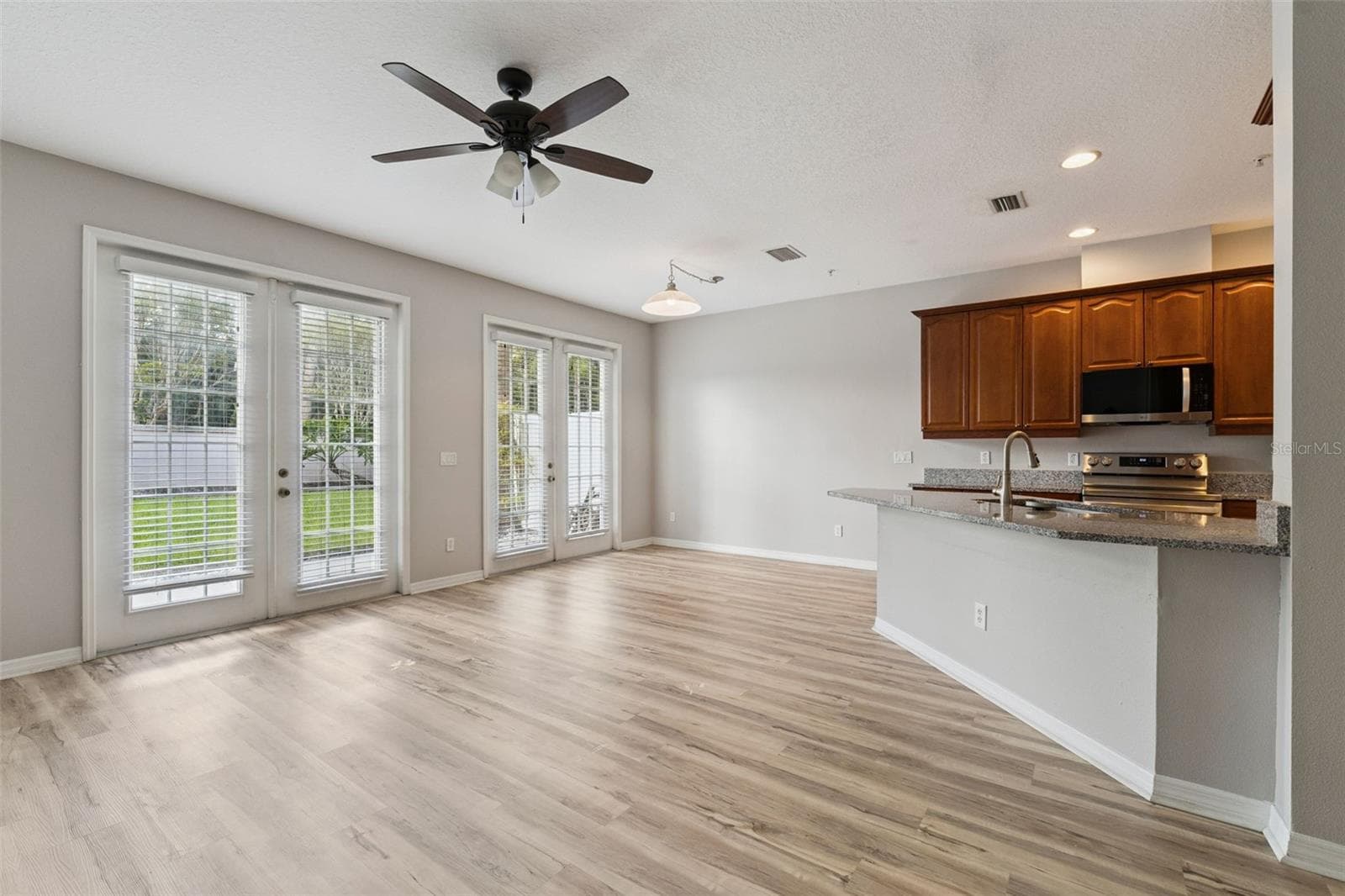 Townhouse at 512 PINEBRANCH CIR, WINTER SPRINGS, photo 4 of 45