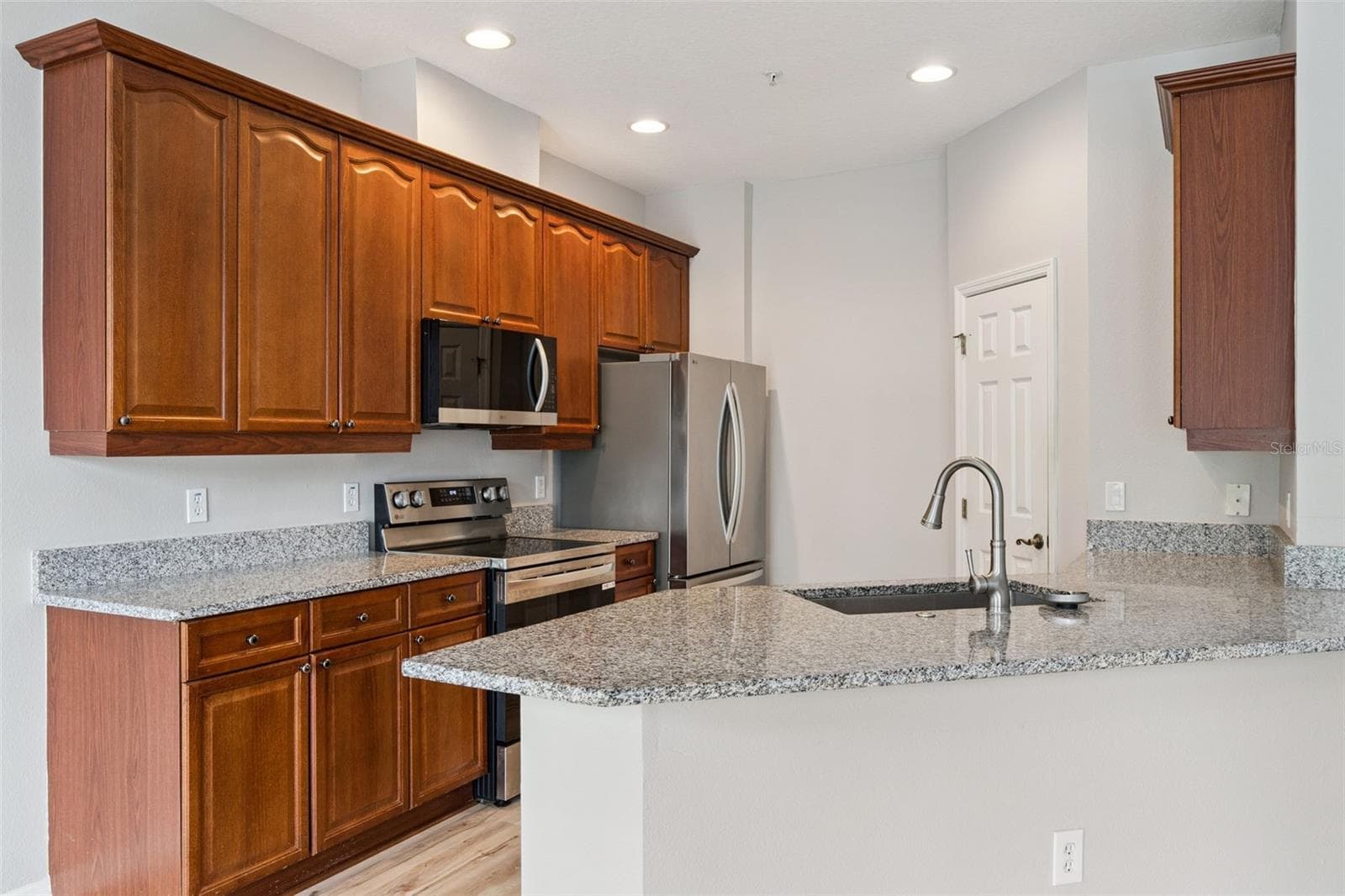 Townhouse at 512 PINEBRANCH CIR, WINTER SPRINGS, photo 6 of 45