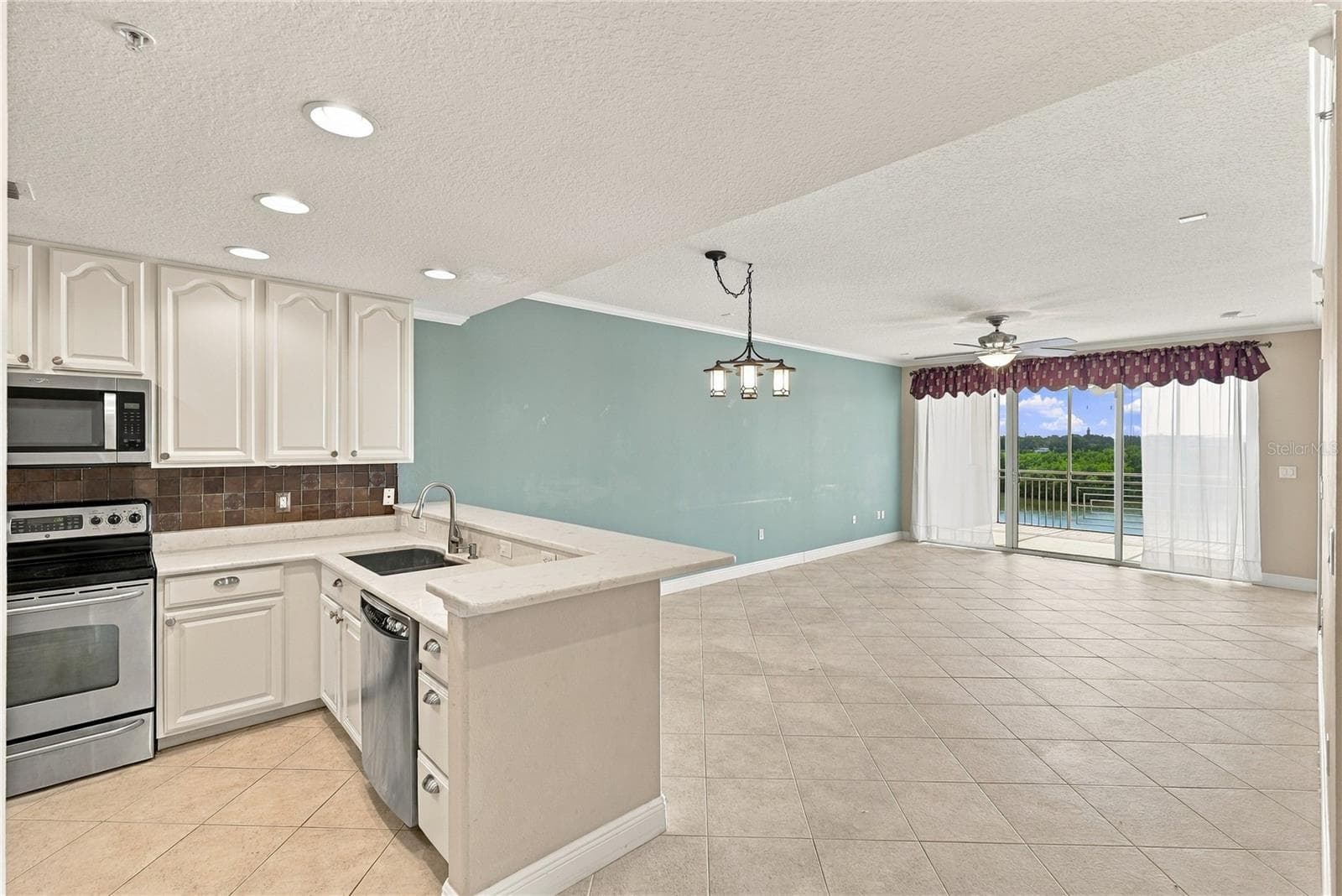 Condominium at 7070 KEY HAVEN RD #402, SEMINOLE, photo 16 of 53