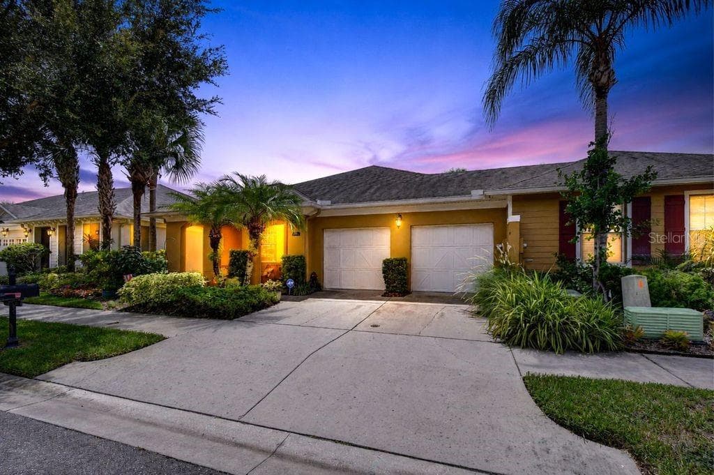 Villa at 6806 MUNCASTER CT, TAMPA, photo 2 of 78