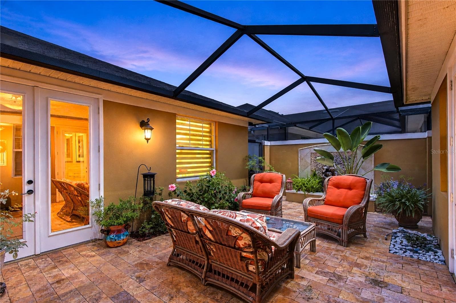 private lanai - 6806 MUNCASTER CT, TAMPA