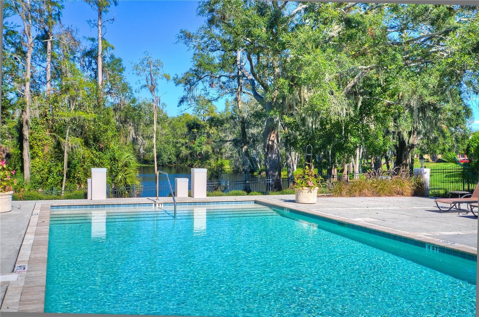 community pool - 6806 MUNCASTER CT, TAMPA
