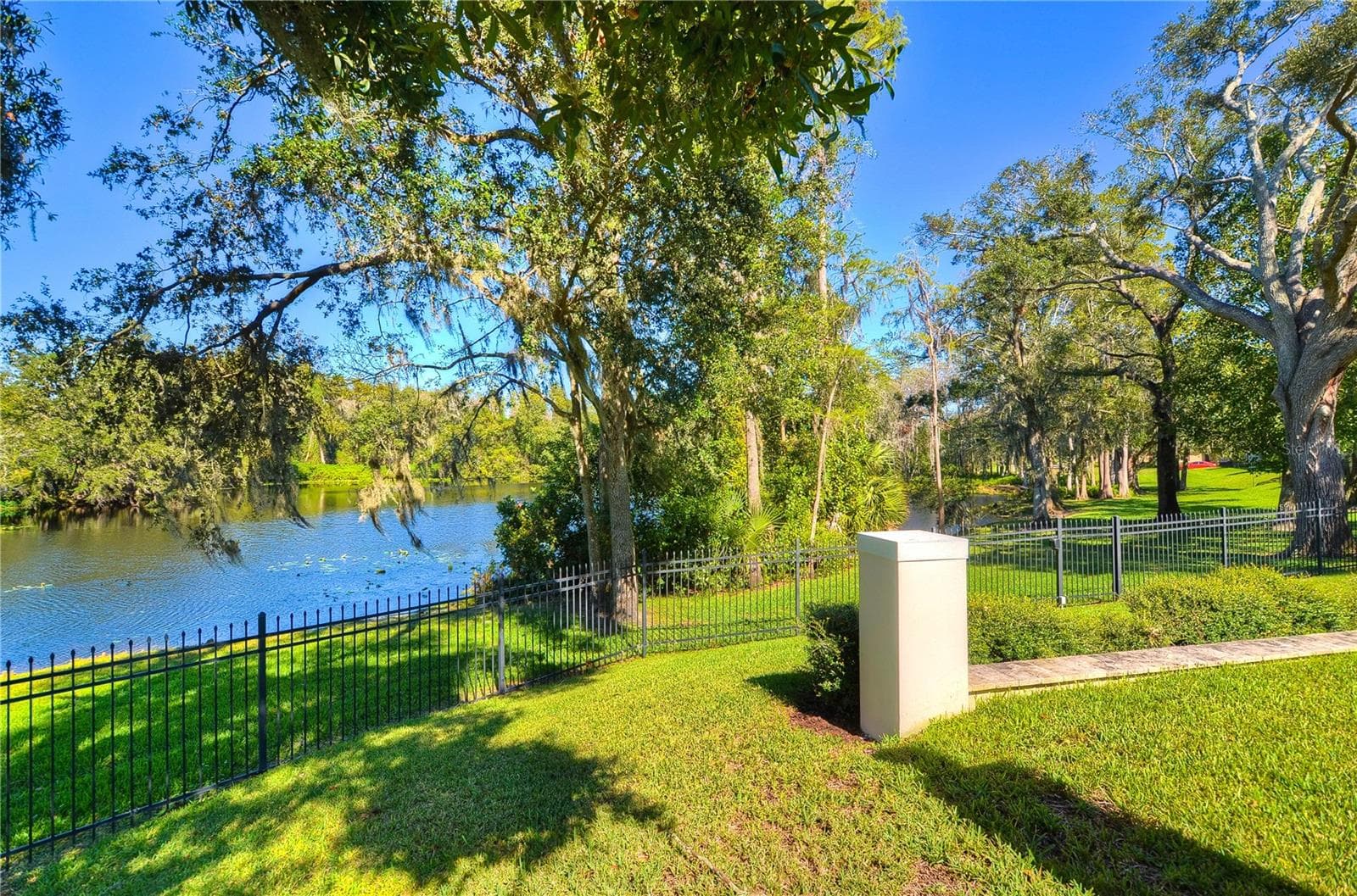 Villa at 6806 MUNCASTER CT, TAMPA, photo 69 of 78