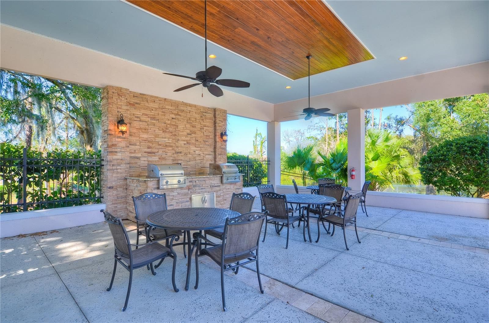 Villa at 6806 MUNCASTER CT, TAMPA, photo 76 of 78