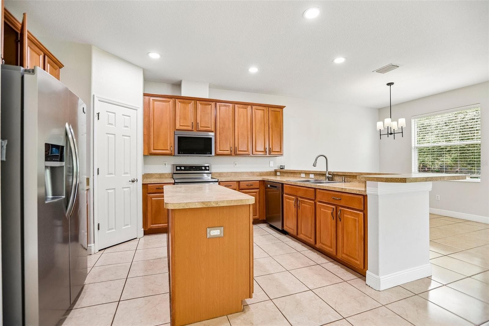 Single Family Residence at 5903 CAPE LOOP, LAND O LAKES, photo 19 of 57