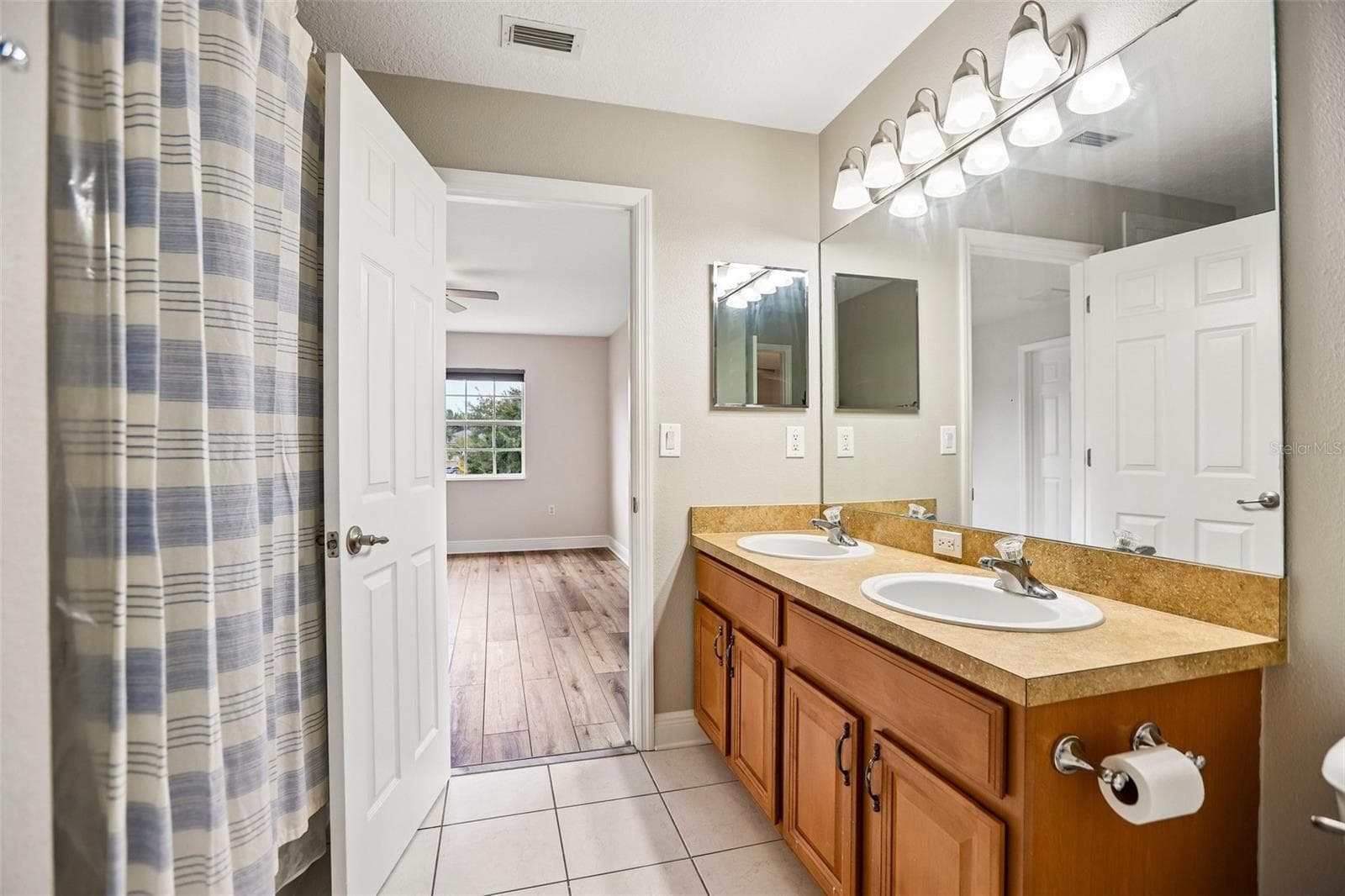 Single Family Residence at 5903 CAPE LOOP, LAND O LAKES, photo 33 of 57