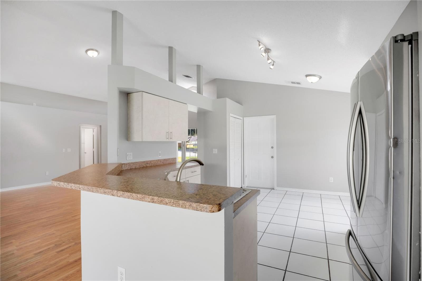 Single Family Residence at 233 S ABERDEEN CIR, SANFORD, photo 9 of 26
