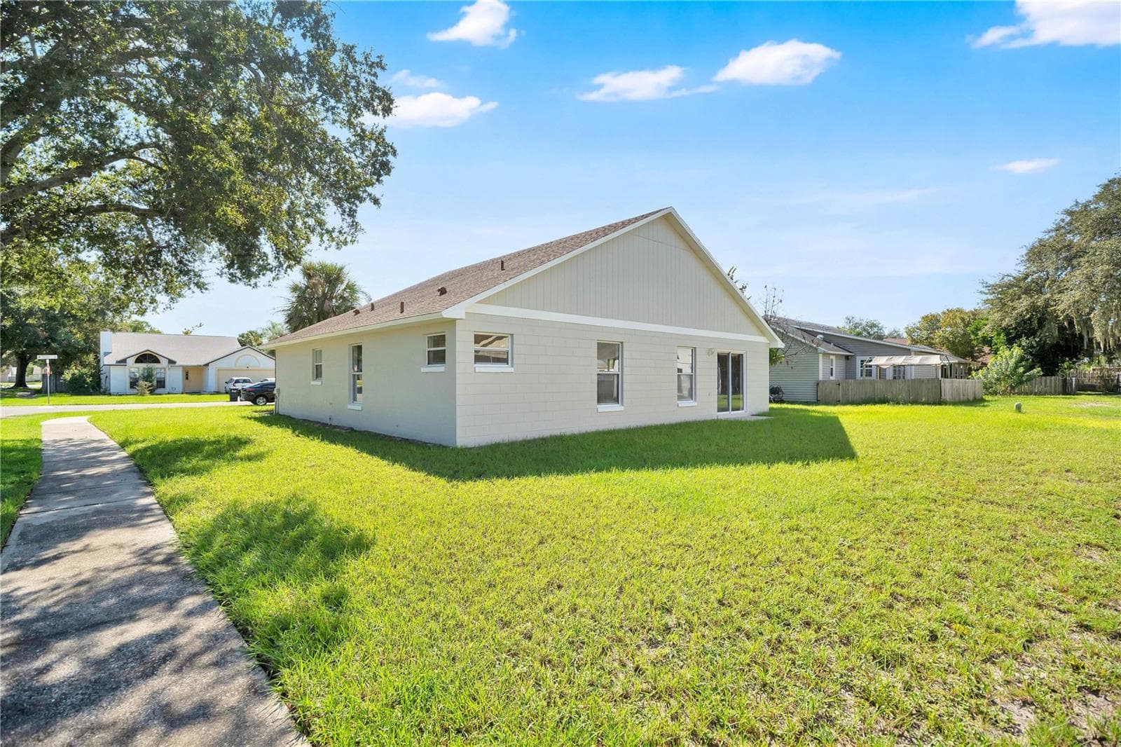 Single Family Residence at 233 S ABERDEEN CIR, SANFORD, photo 24 of 26