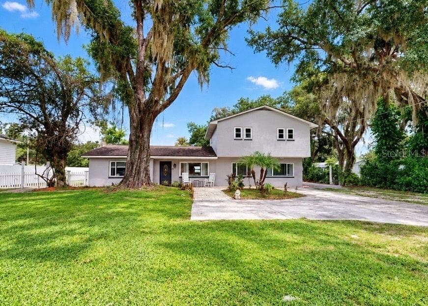 Single Family Residence at 11004 RIVERVIEW DR, RIVERVIEW, photo 2 of 73