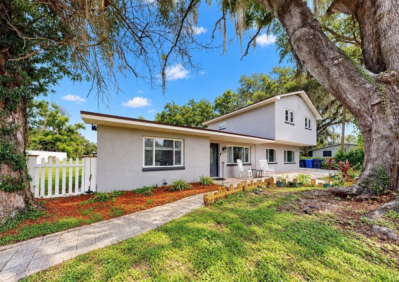 Single Family Residence at 11004 RIVERVIEW DR, RIVERVIEW, photo 3 of 73