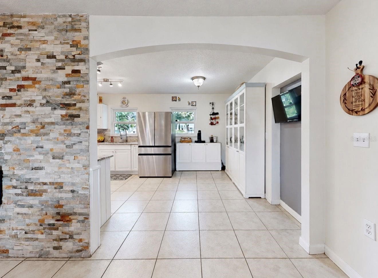 Single Family Residence at 11004 RIVERVIEW DR, RIVERVIEW, photo 18 of 73