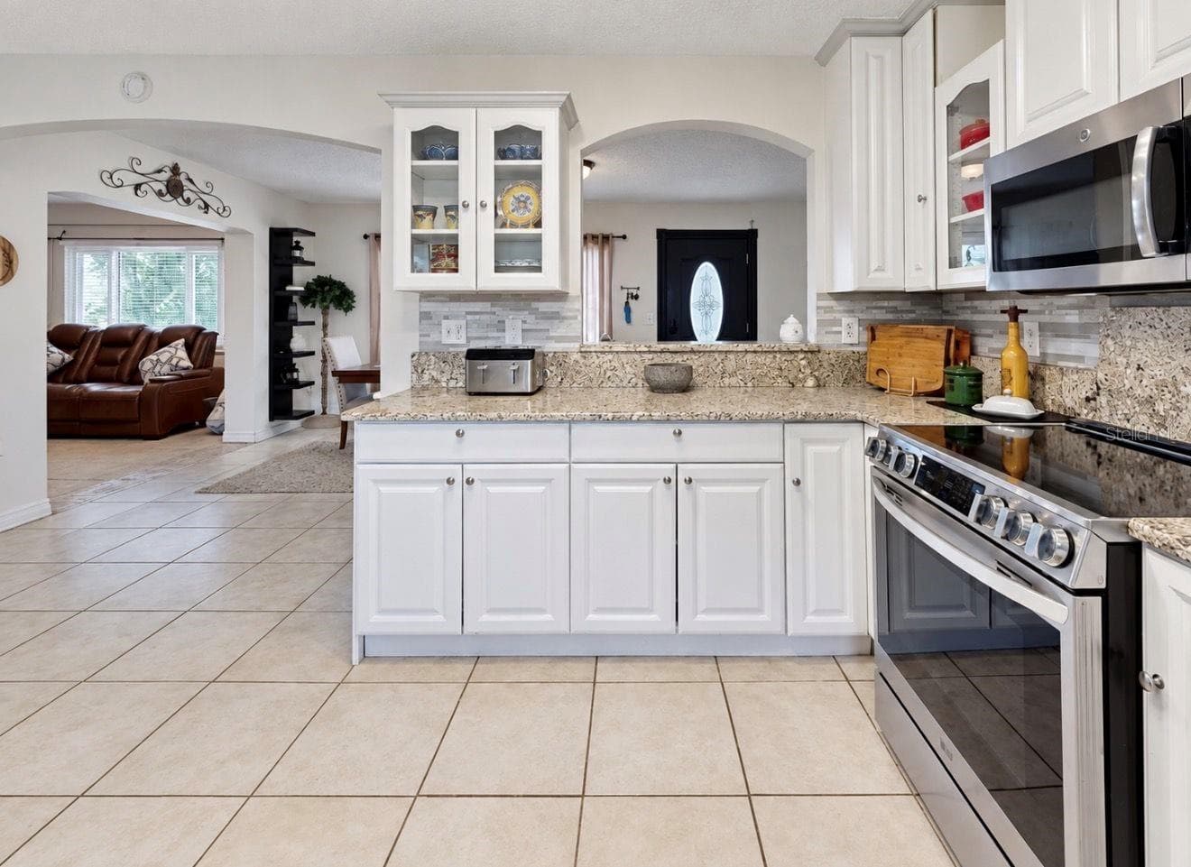 Single Family Residence at 11004 RIVERVIEW DR, RIVERVIEW, photo 20 of 73
