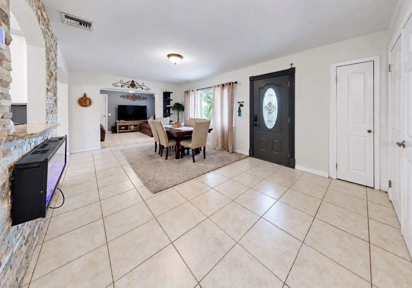 Entry - 11004 RIVERVIEW DR, RIVERVIEW