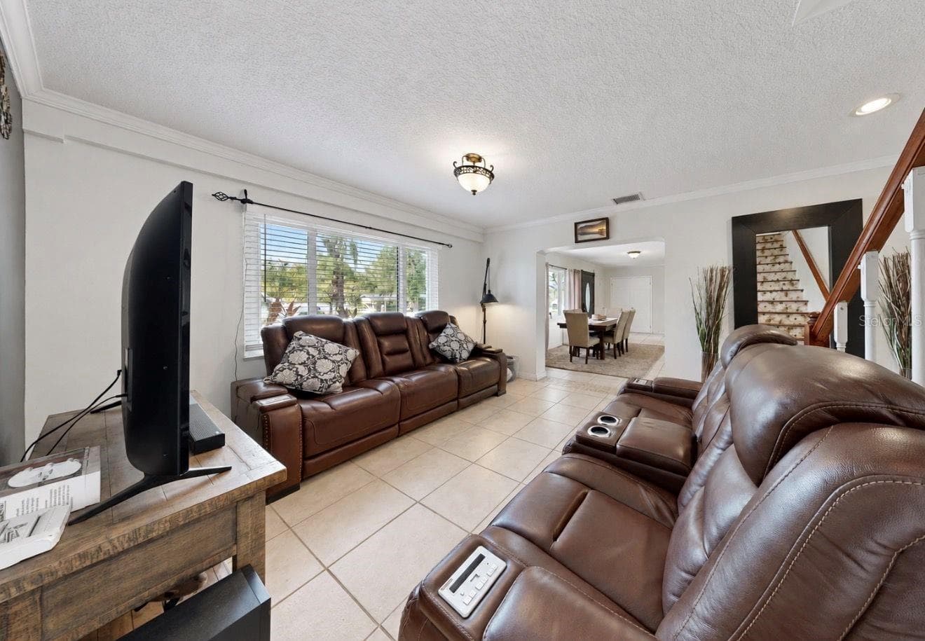 Single Family Residence at 11004 RIVERVIEW DR, RIVERVIEW, photo 34 of 73