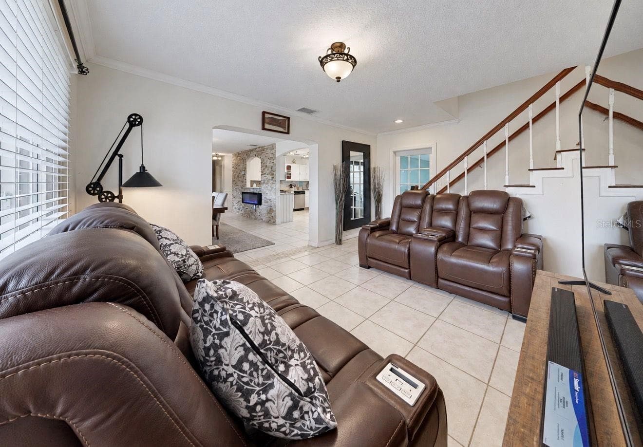 Single Family Residence at 11004 RIVERVIEW DR, RIVERVIEW, photo 35 of 73