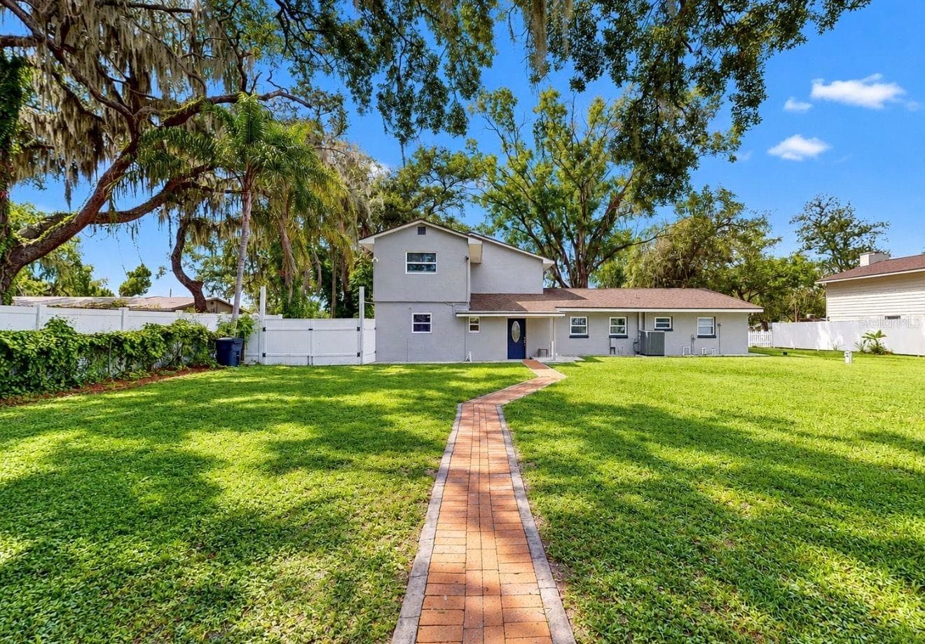 Single Family Residence at 11004 RIVERVIEW DR, RIVERVIEW, photo 64 of 73