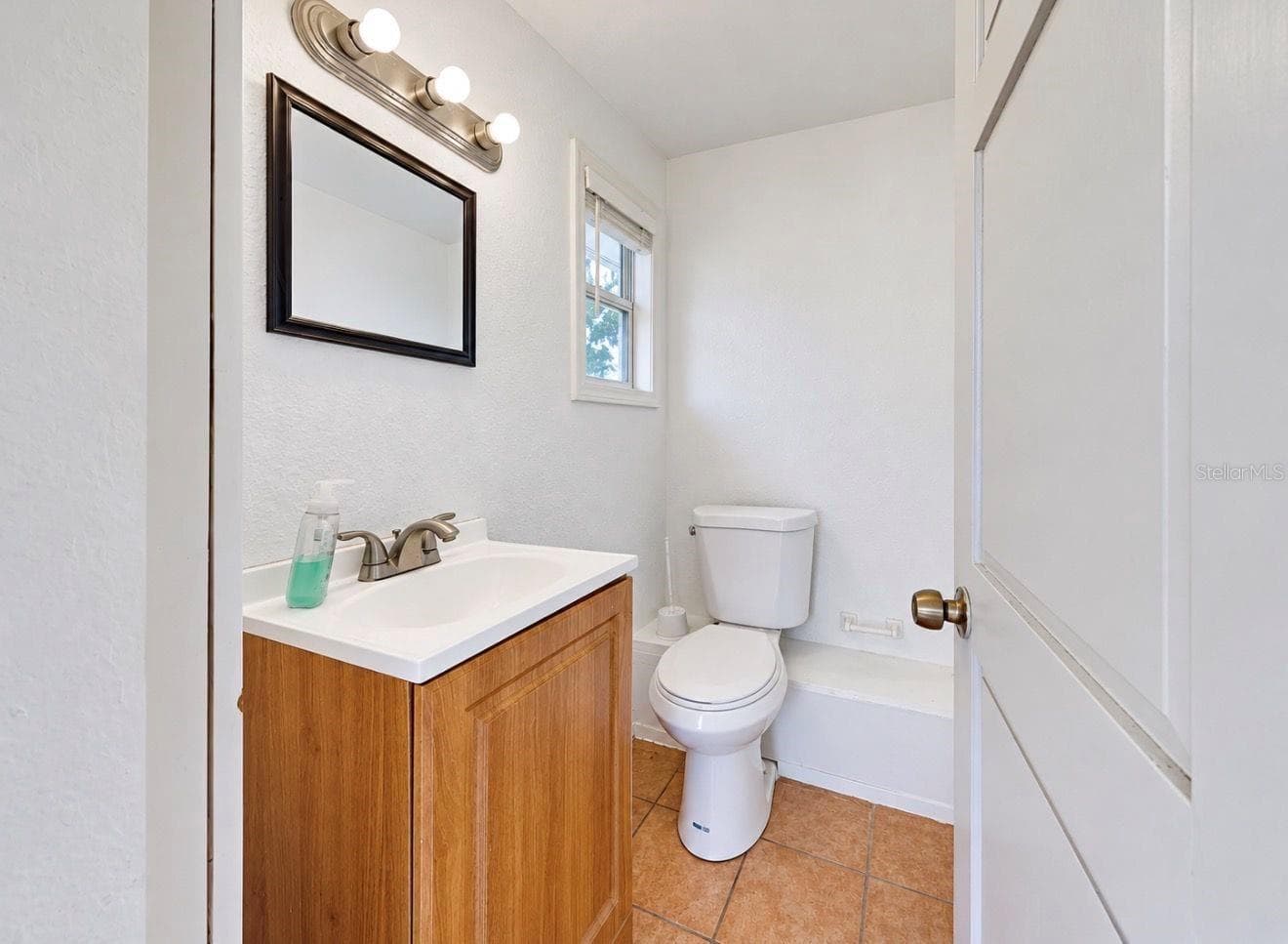 Single Family Residence at 11004 RIVERVIEW DR, RIVERVIEW, photo 67 of 73