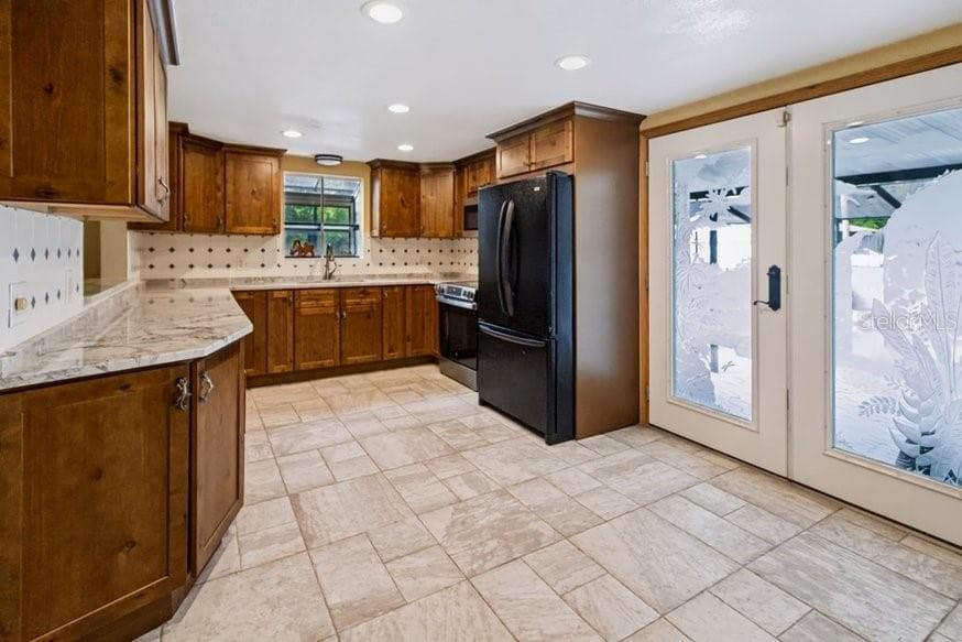Single Family Residence at 13016 SOMERLOTT PL, DOVER, photo 17 of 98