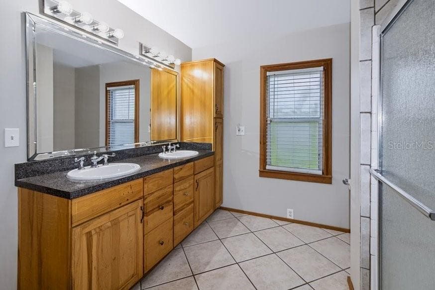 Single Family Residence at 13016 SOMERLOTT PL, DOVER, photo 28 of 98