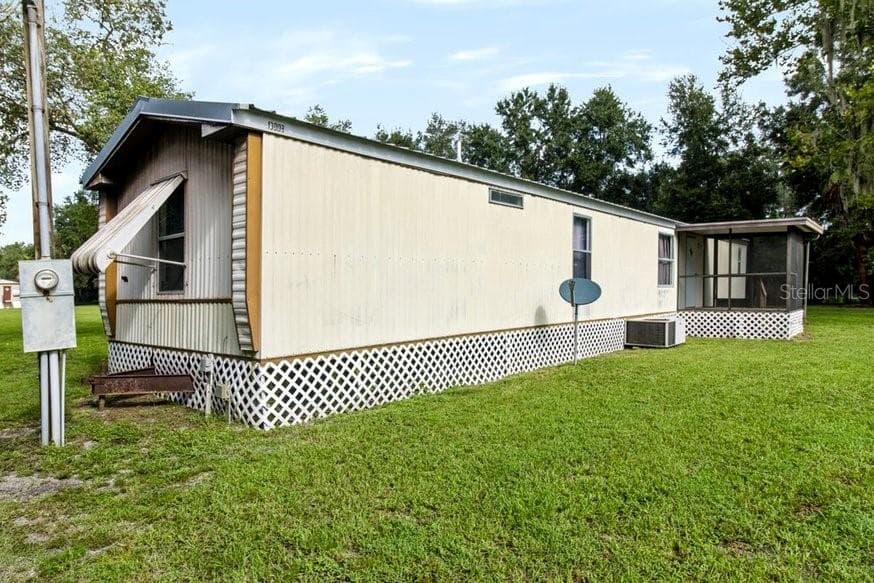 Single Family Residence at 13016 SOMERLOTT PL, DOVER, photo 52 of 98
