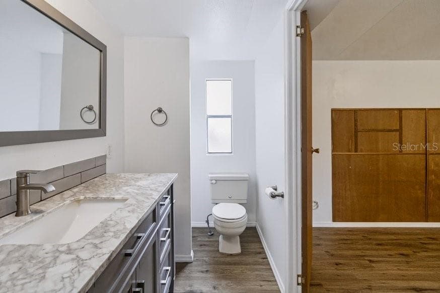 Single Family Residence at 13016 SOMERLOTT PL, DOVER, photo 60 of 98