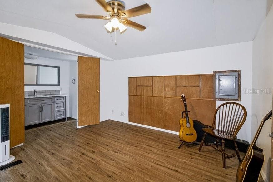 Single Family Residence at 13016 SOMERLOTT PL, DOVER, photo 62 of 98
