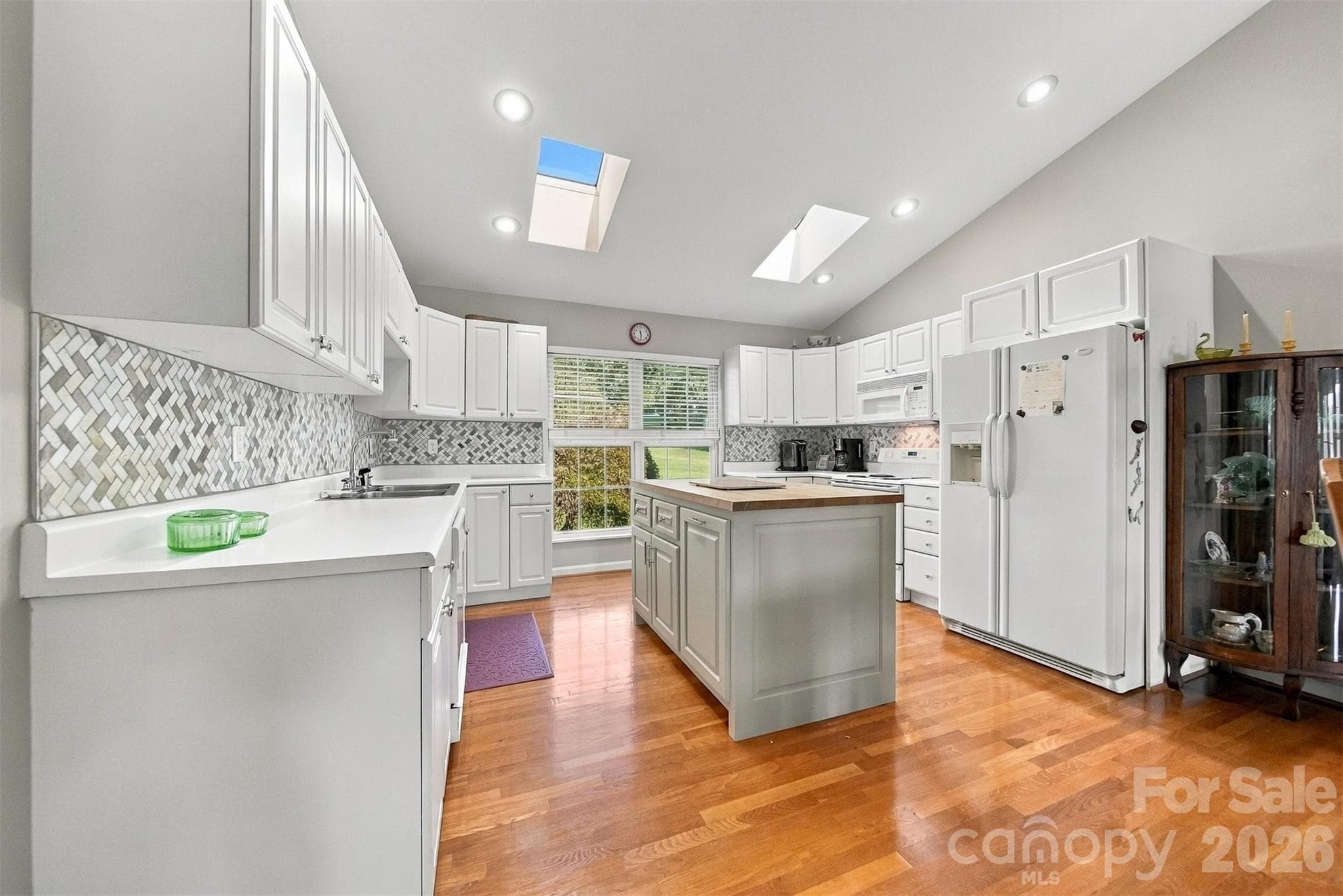 Single Family Residence at 81 Emerald Point Drive, Taylorsville, photo 10 of 40