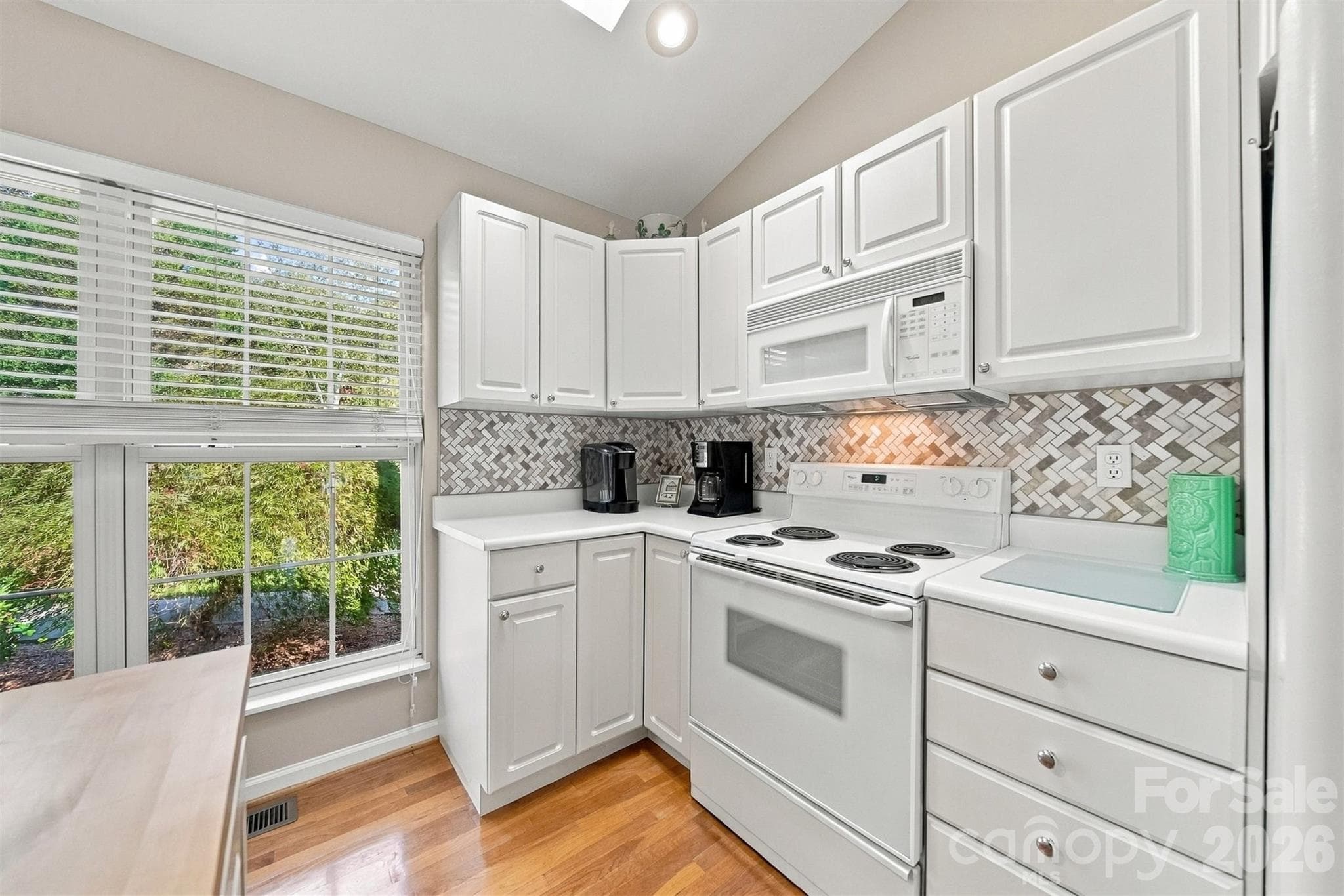 Single Family Residence at 81 Emerald Point Drive, Taylorsville, photo 12 of 40