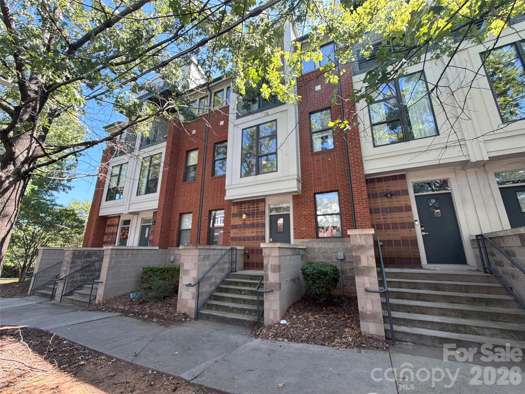 542 N Mcdowell Street