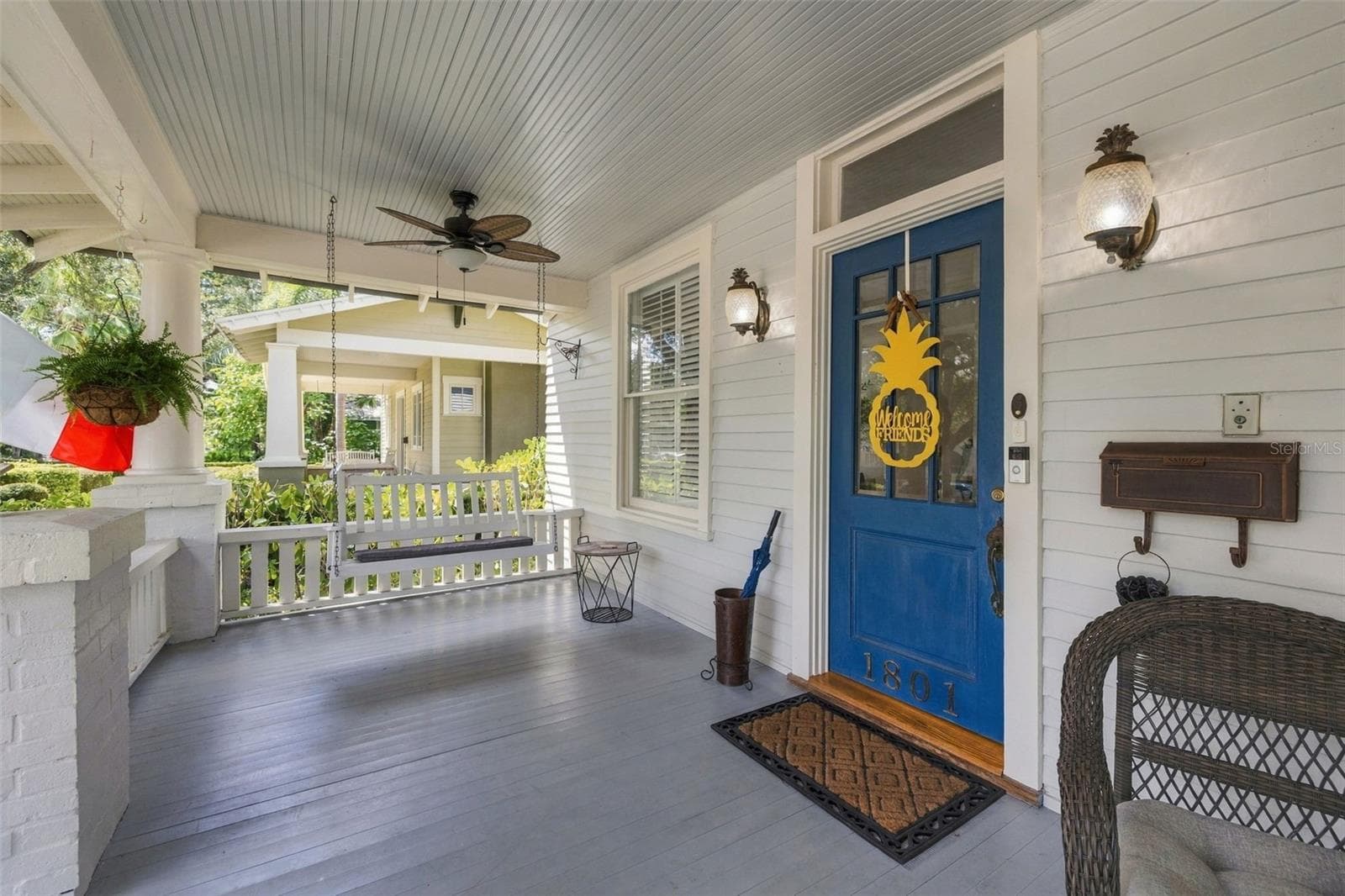 Large front porch - 1801 W HILLS AVE, TAMPA