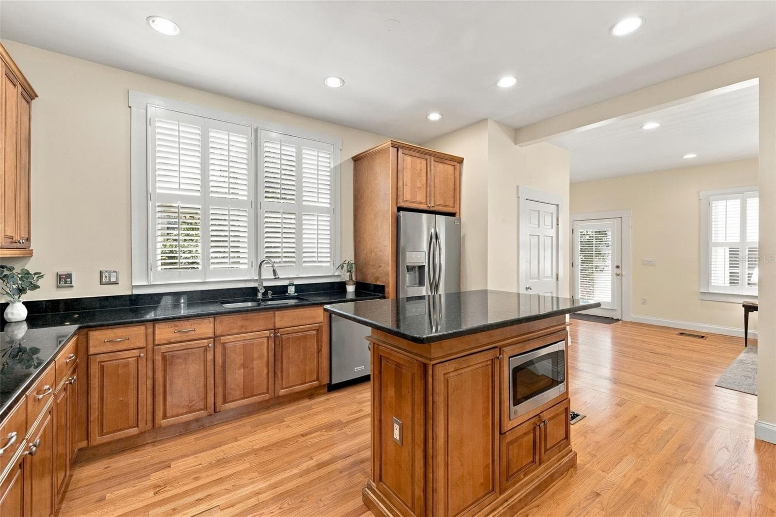 Spacious Kitchen - 1801 W HILLS AVE, TAMPA