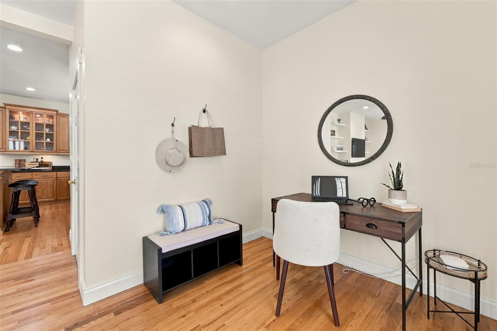 Nook for Desk - 1801 W HILLS AVE, TAMPA