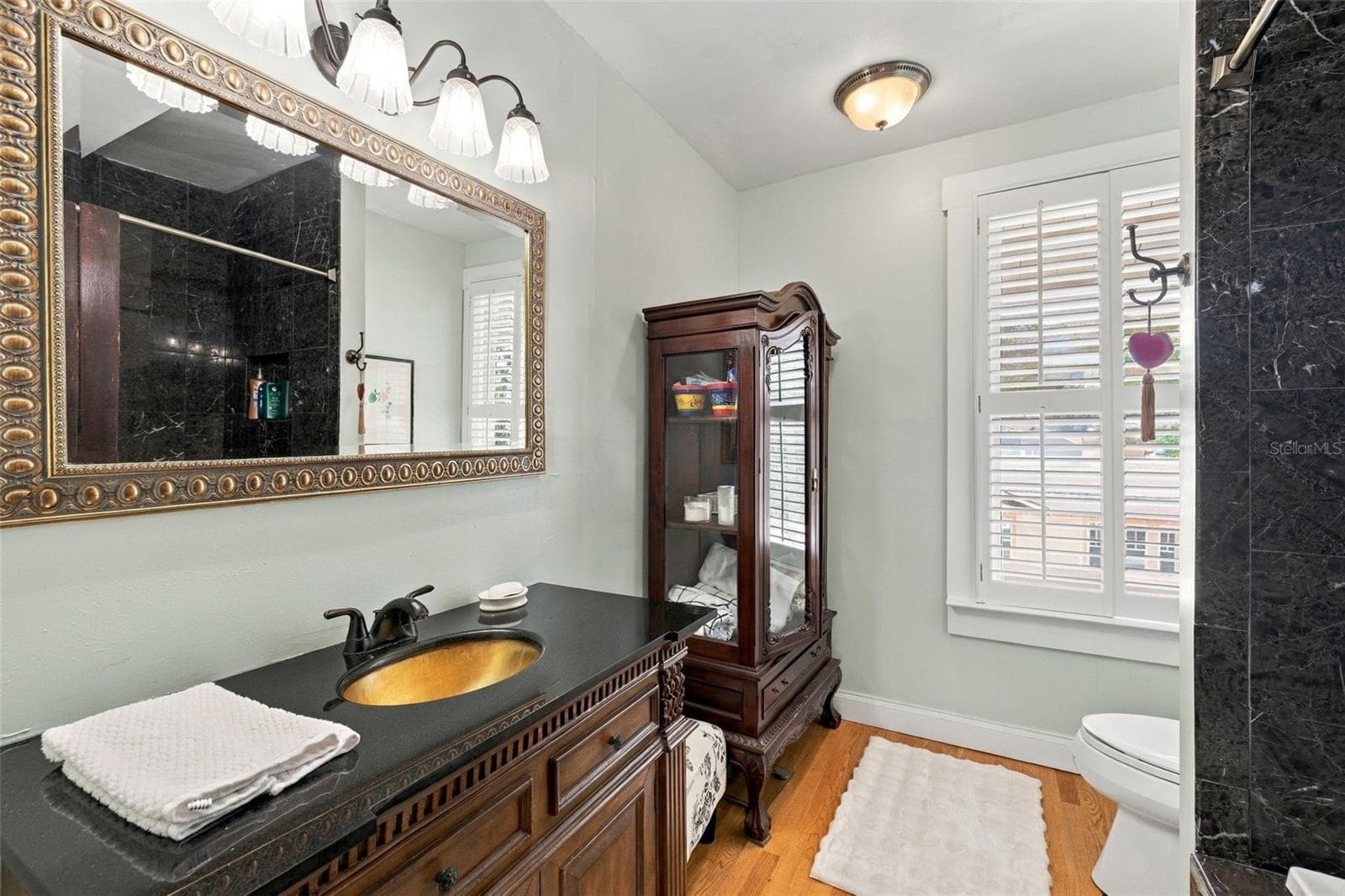 Guest full bathroom - 2nd floor - 1801 W HILLS AVE, TAMPA